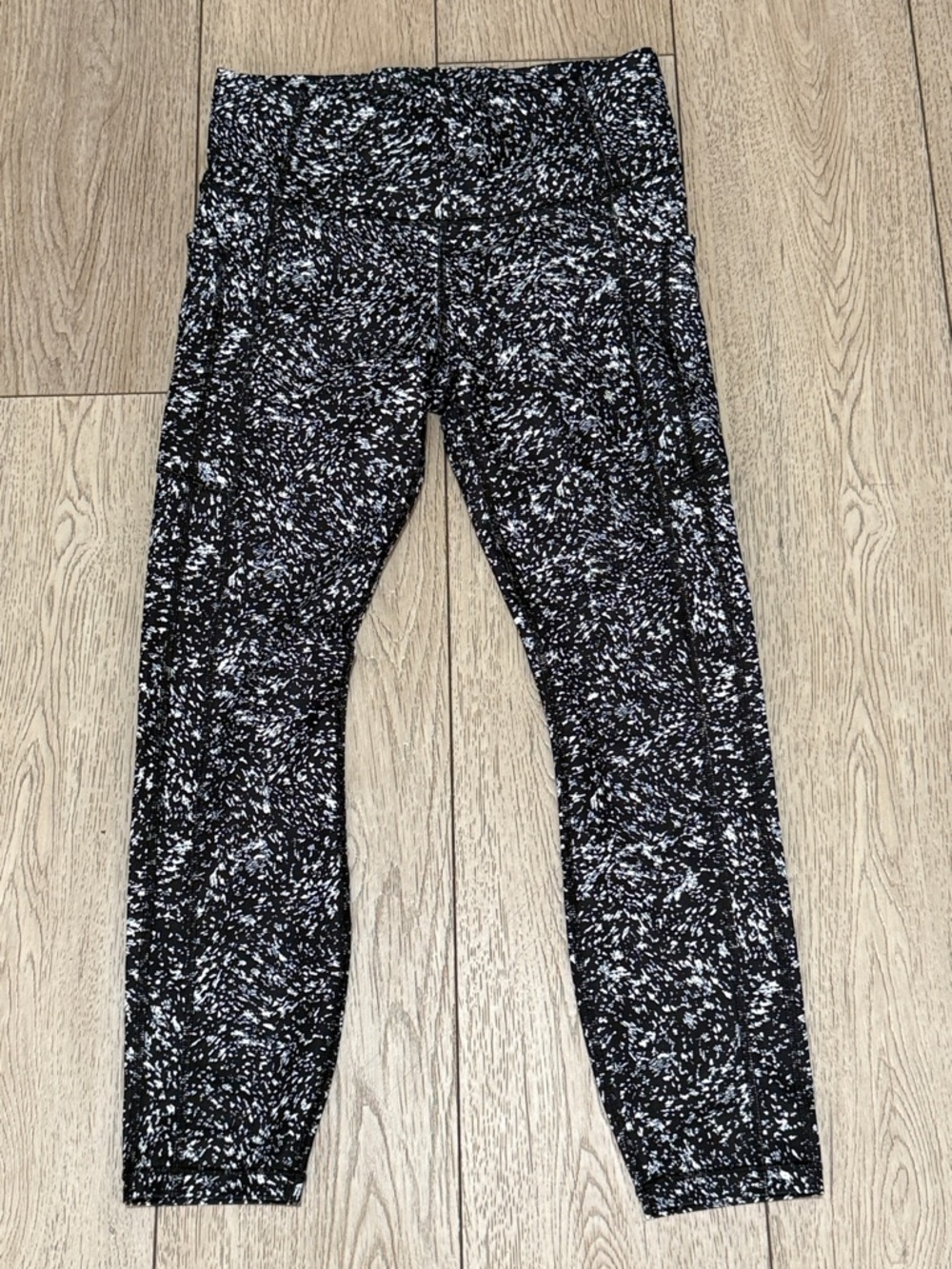 Athleta ultimate stash 7/8 tight